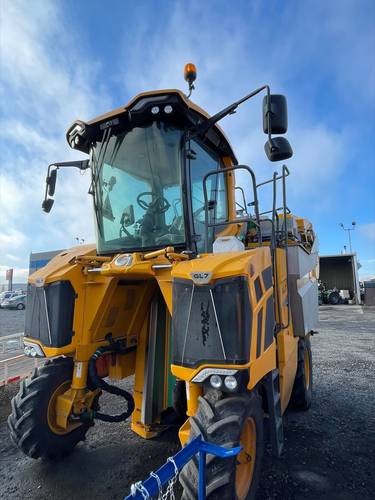 Gregoire GL7.4 self-propelled harvester