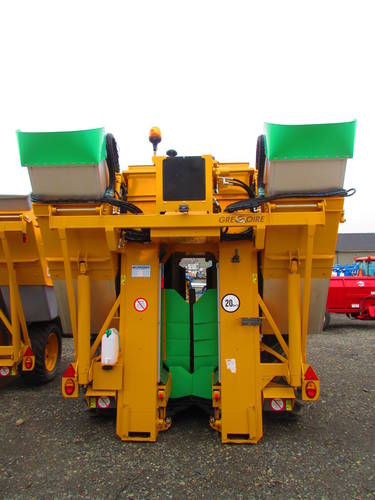 Gregoire G3.220 pull type grape harvester